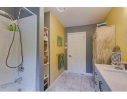 Family room - 124 Ch. Crawford, Litchfield, QC J0X1K0 Photo 11