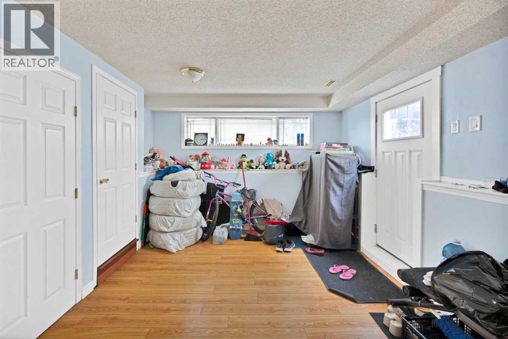 155 Taralea Gardens NE - 35