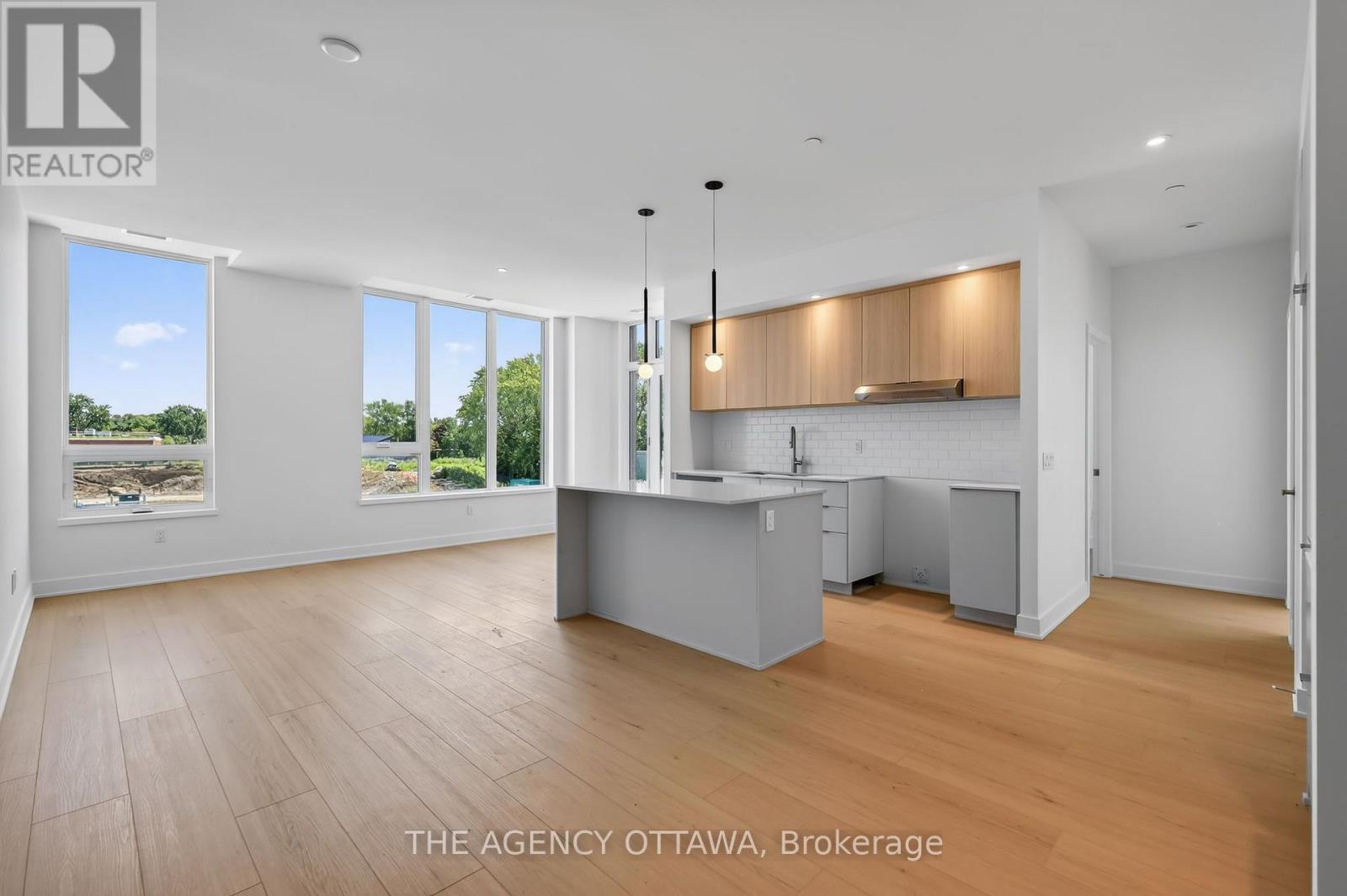 #303 3085 RIVERSIDE DRIVE - 7