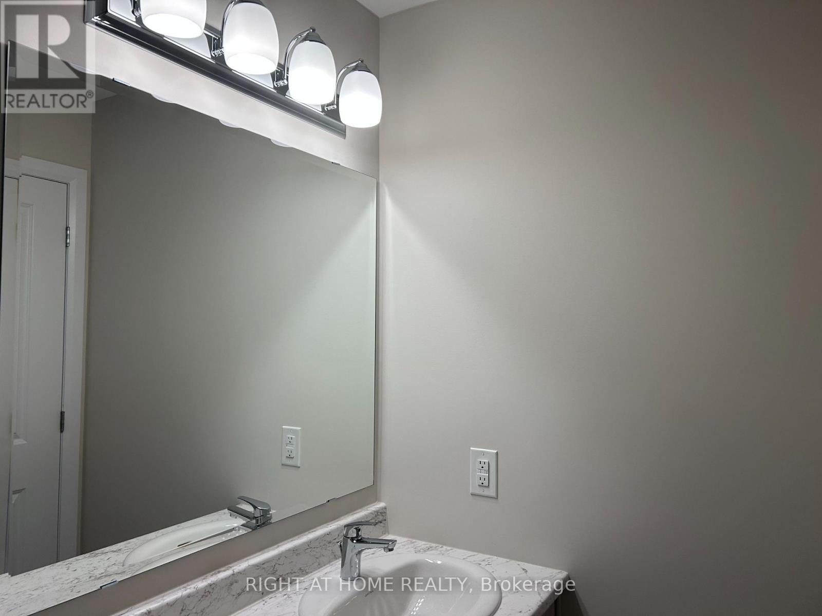 5 Bed, 4 Bath House for Sale in Ottawa – 633 IDYLLIC TERRACE W, Ottawa – MLS# X13654636 - Image 11