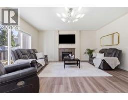 Bedroom - 18 Royal Crest Way Nw, Calgary, AB T3G4M8 Photo 10
