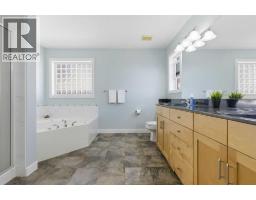 18 Royal Crest Way Nw, Calgary, AB T3G4M8 Photo 31