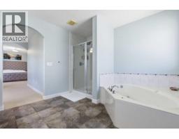 18 Royal Crest Way Nw, Calgary, AB T3G4M8 Photo 32