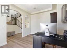 4pc Bathroom - 18 Royal Crest Way Nw, Calgary, AB T3G4M8 Photo 8