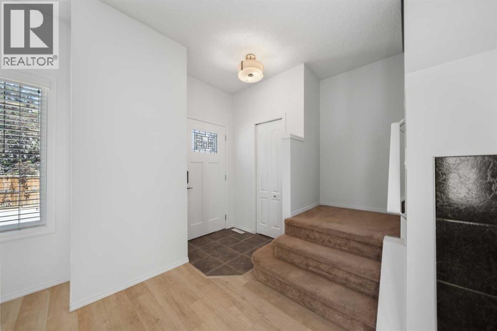 301 Strathaven Mews, Strathmore — photo 3