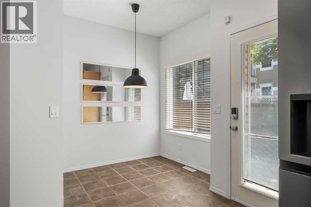 301 Strathaven Mews - 9
