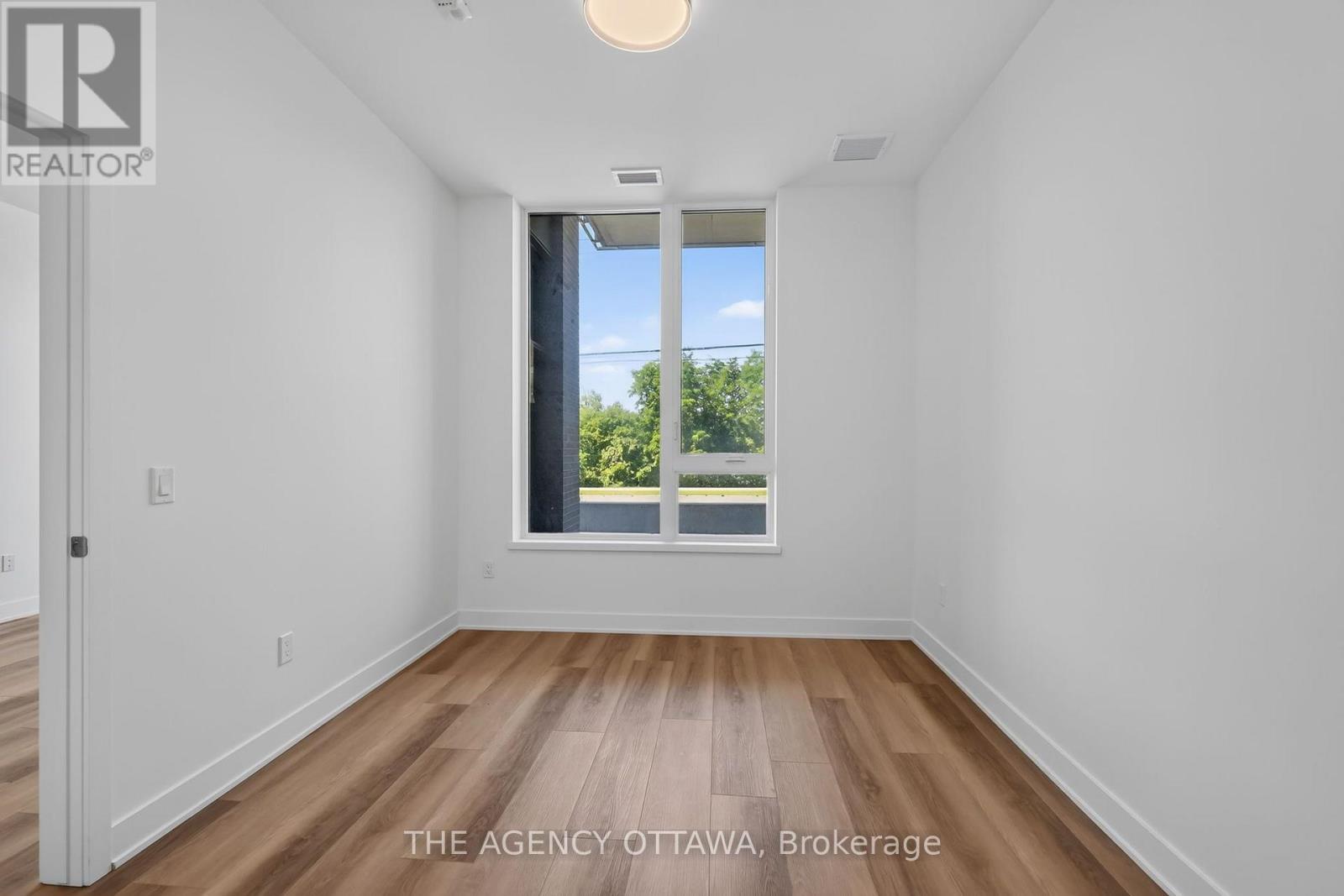 2 Bed, 2 Bath Apartment for Sale in Ottawa – 105 – 3085 RIVERSIDE DRIVE, Ottawa – MLS# X13654664 - Image 14