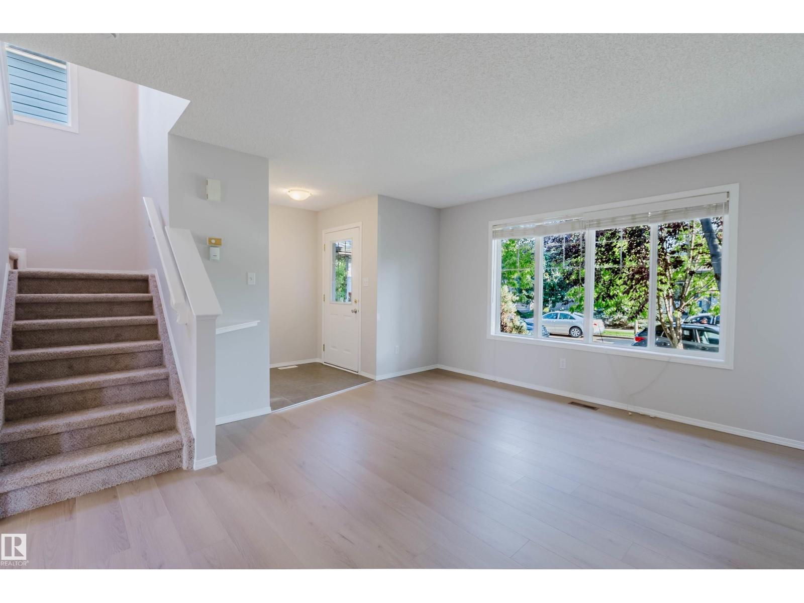 21332 89 AV NW - 3