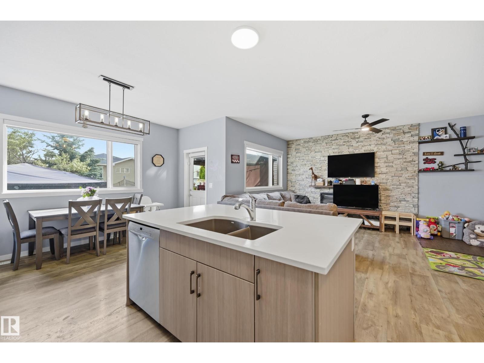 22135 96 AV NW - Image 10