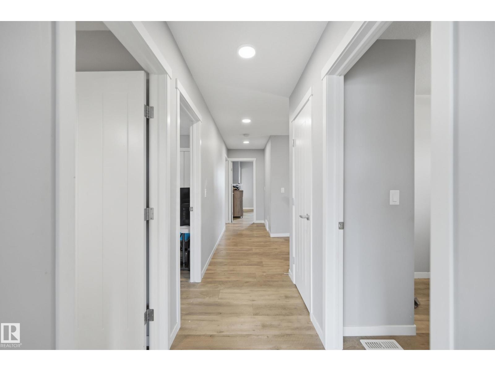 22135 96 AV NW - Image 30