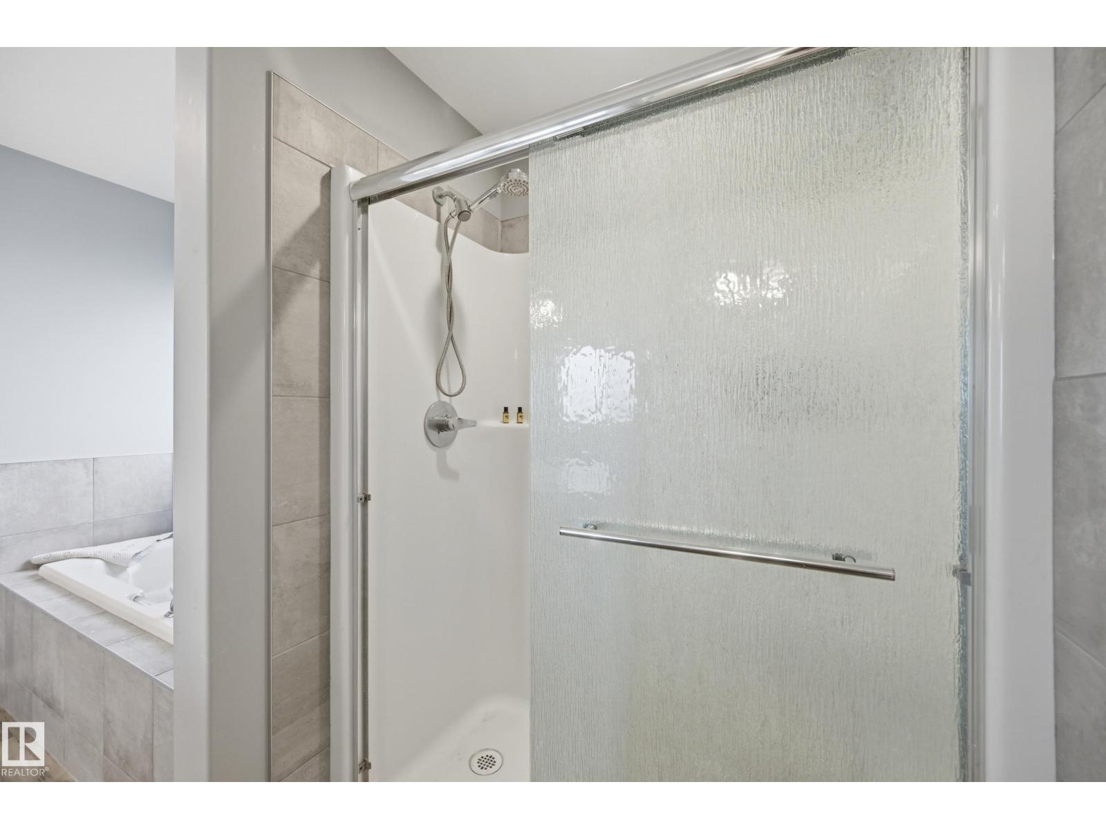 22135 96 AV NW - Image 20