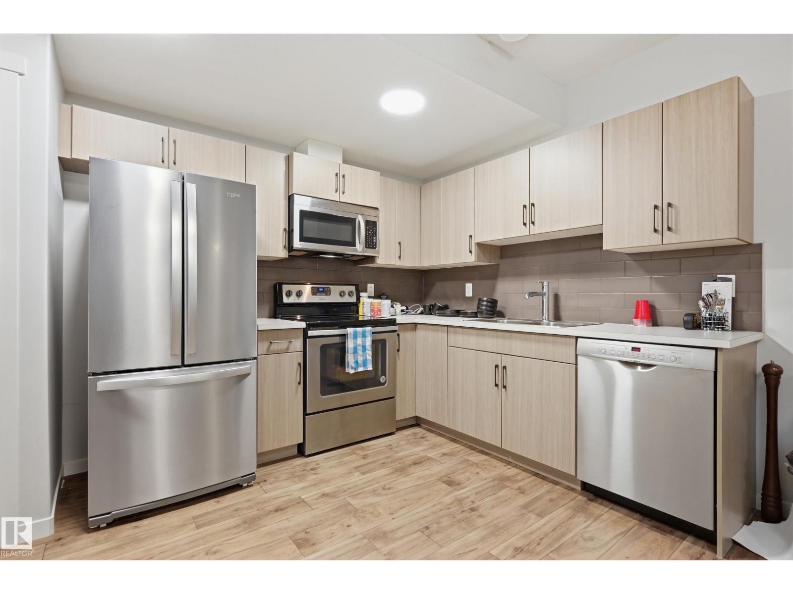 22135 96 AV NW - Image 34
