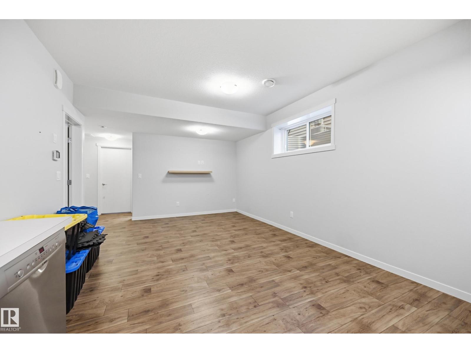 22135 96 AV NW - 35
