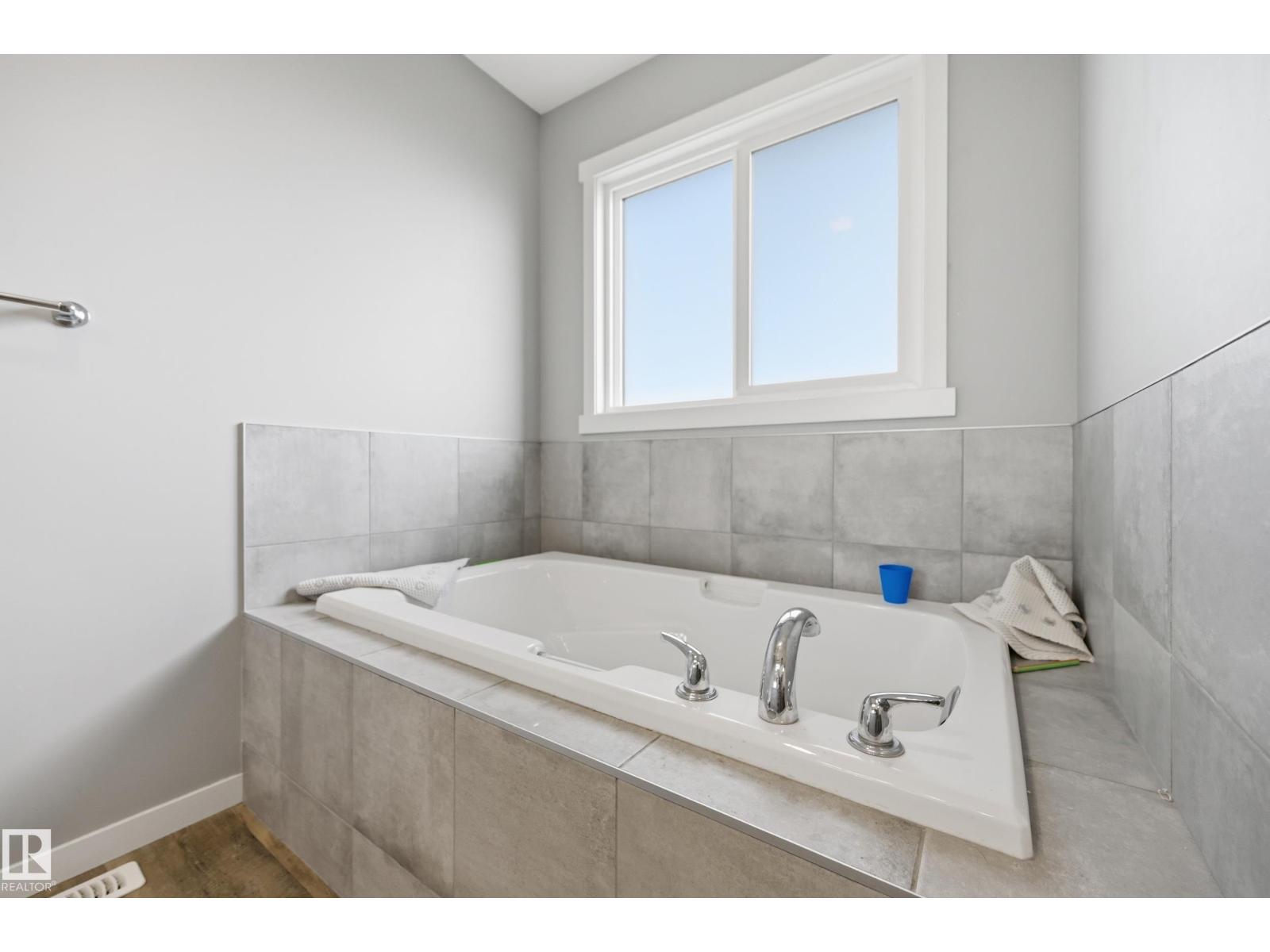 22135 96 AV NW - Image 19