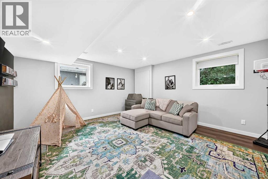 1416 43 Street SW - 29