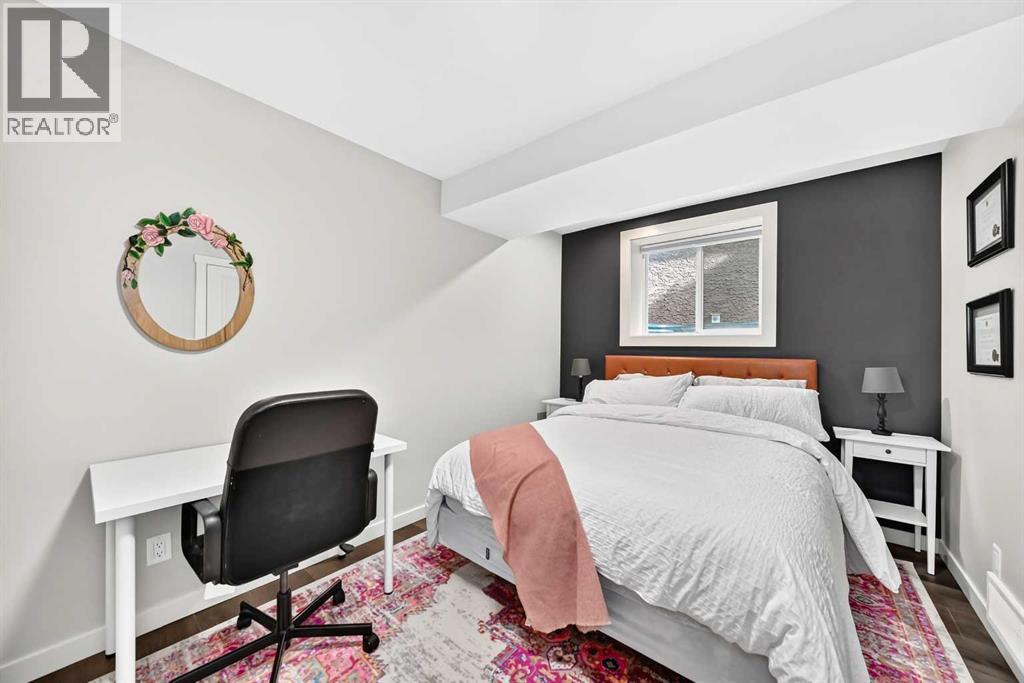 1416 43 Street SW - 32