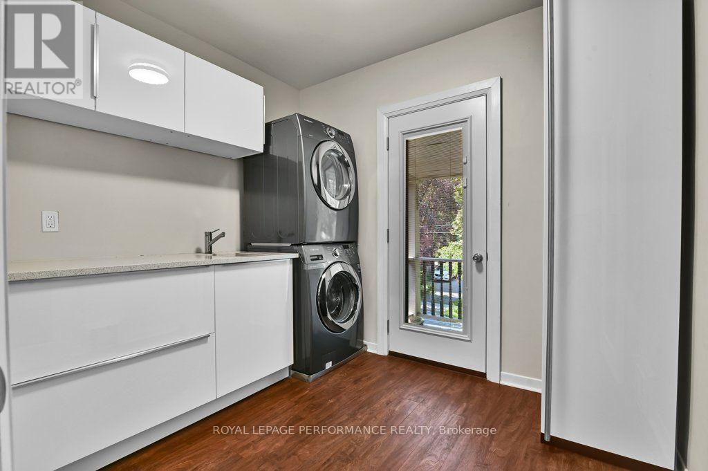 168 Stewart Street W
