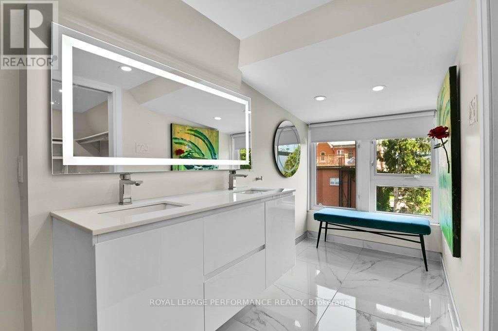 168 Stewart Street W
