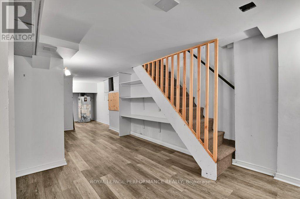 168 Stewart Street W