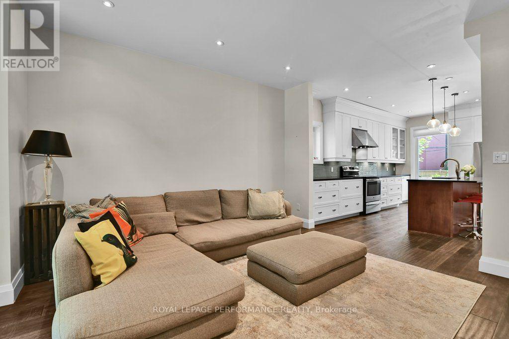 168 Stewart Street W