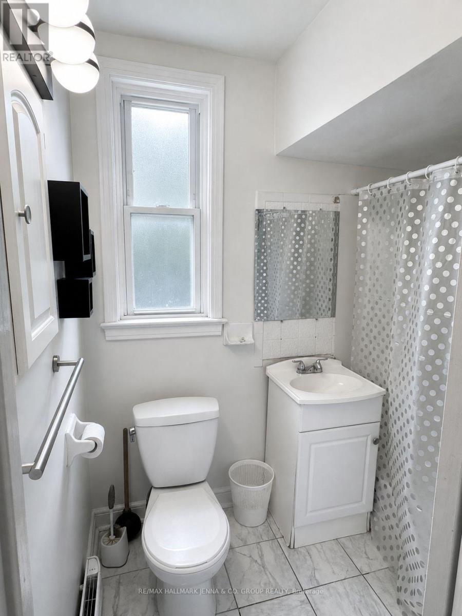 1 Bed, 1 Bath Multi-Family for Rent in Ottawa – 211 HANNAH STREET, Ottawa – MLS# X13654762 - Image 14