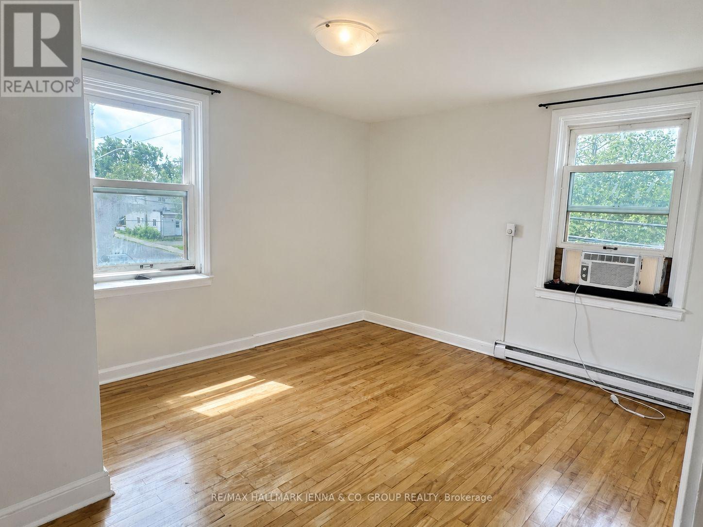 1 Bed, 1 Bath Multi-Family for Rent in Ottawa – 211 HANNAH STREET, Ottawa – MLS# X13654762 - Image 16