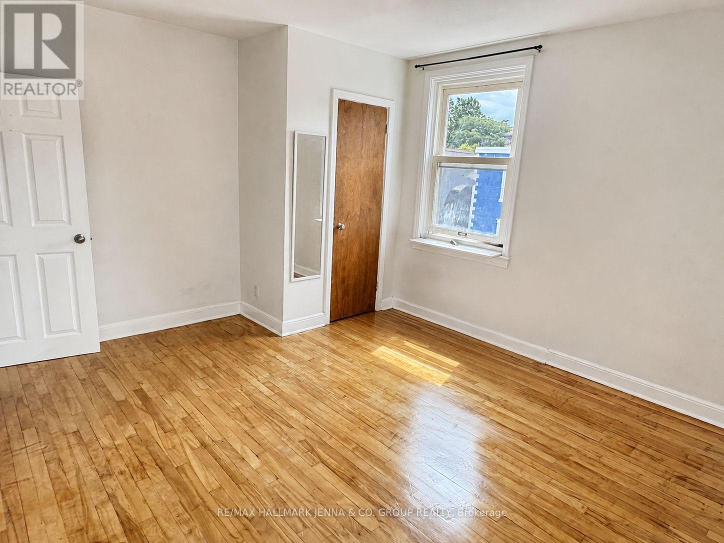 1 Bed, 1 Bath Multi-Family for Rent in Ottawa – 211 HANNAH STREET, Ottawa – MLS# X13654762 - Image 17