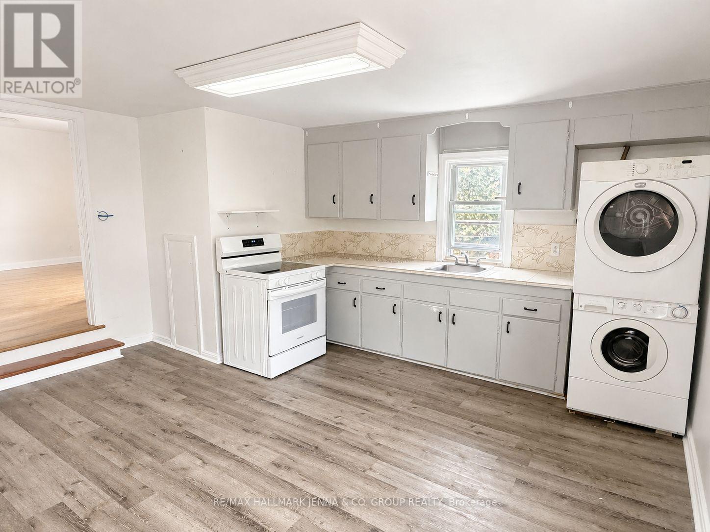 1 Bed, 1 Bath Multi-Family for Rent in Ottawa – 211 HANNAH STREET, Ottawa – MLS# X13654762 - Image 7