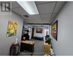 305 - 101 Dundas Street W, Whitby, ON L1N2M2 Photo 9