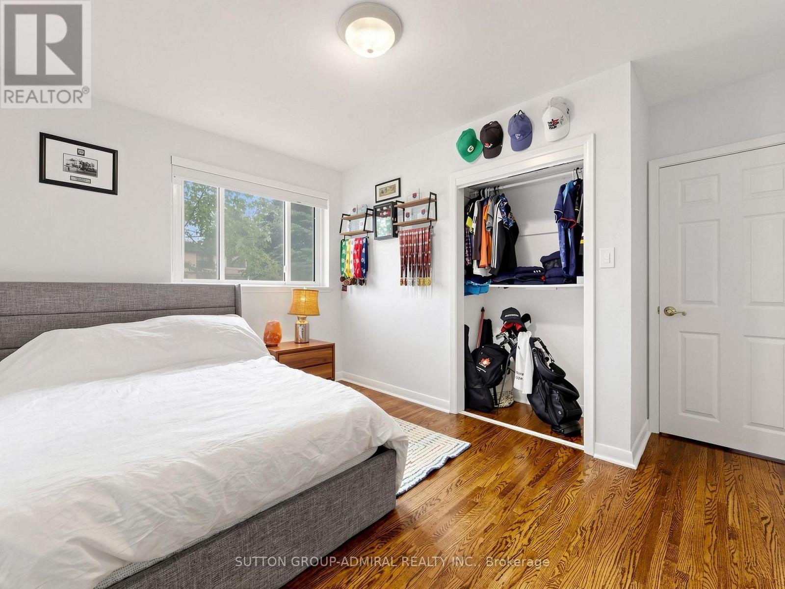 1864 HINDHEAD ROAD - 20