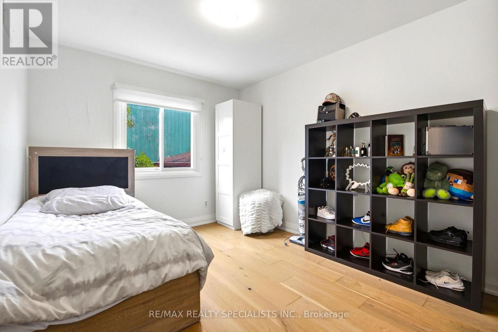 29 BLACKTHORN LANE - 14