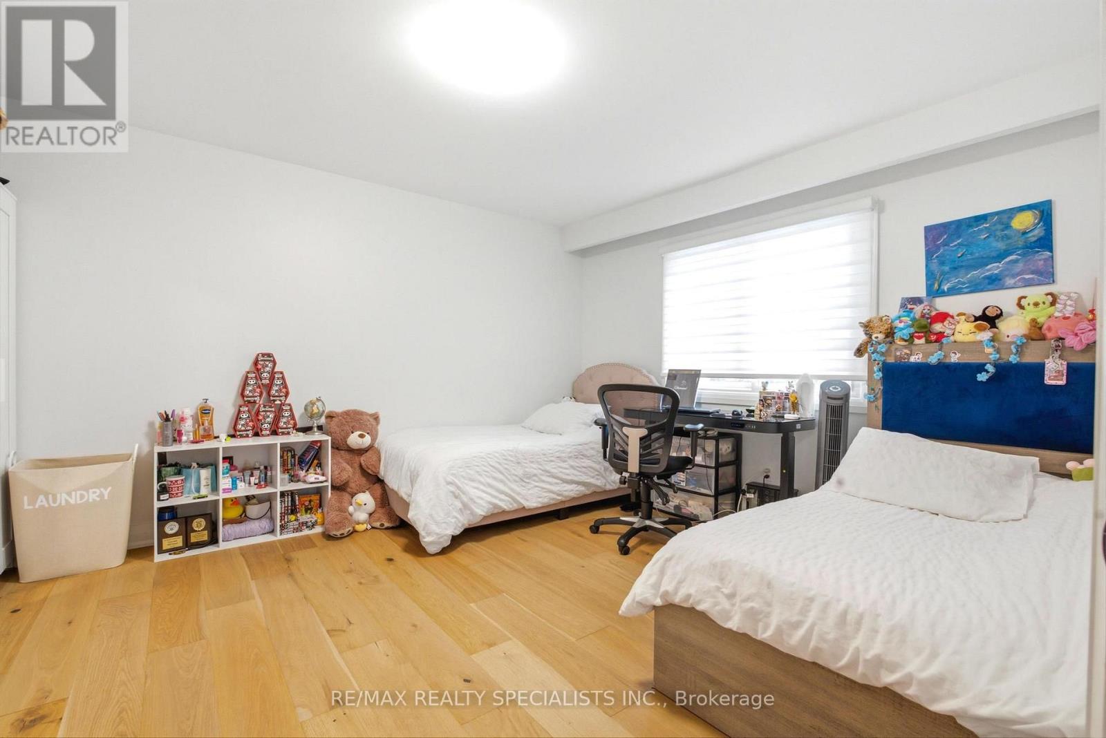 29 BLACKTHORN LANE - 16
