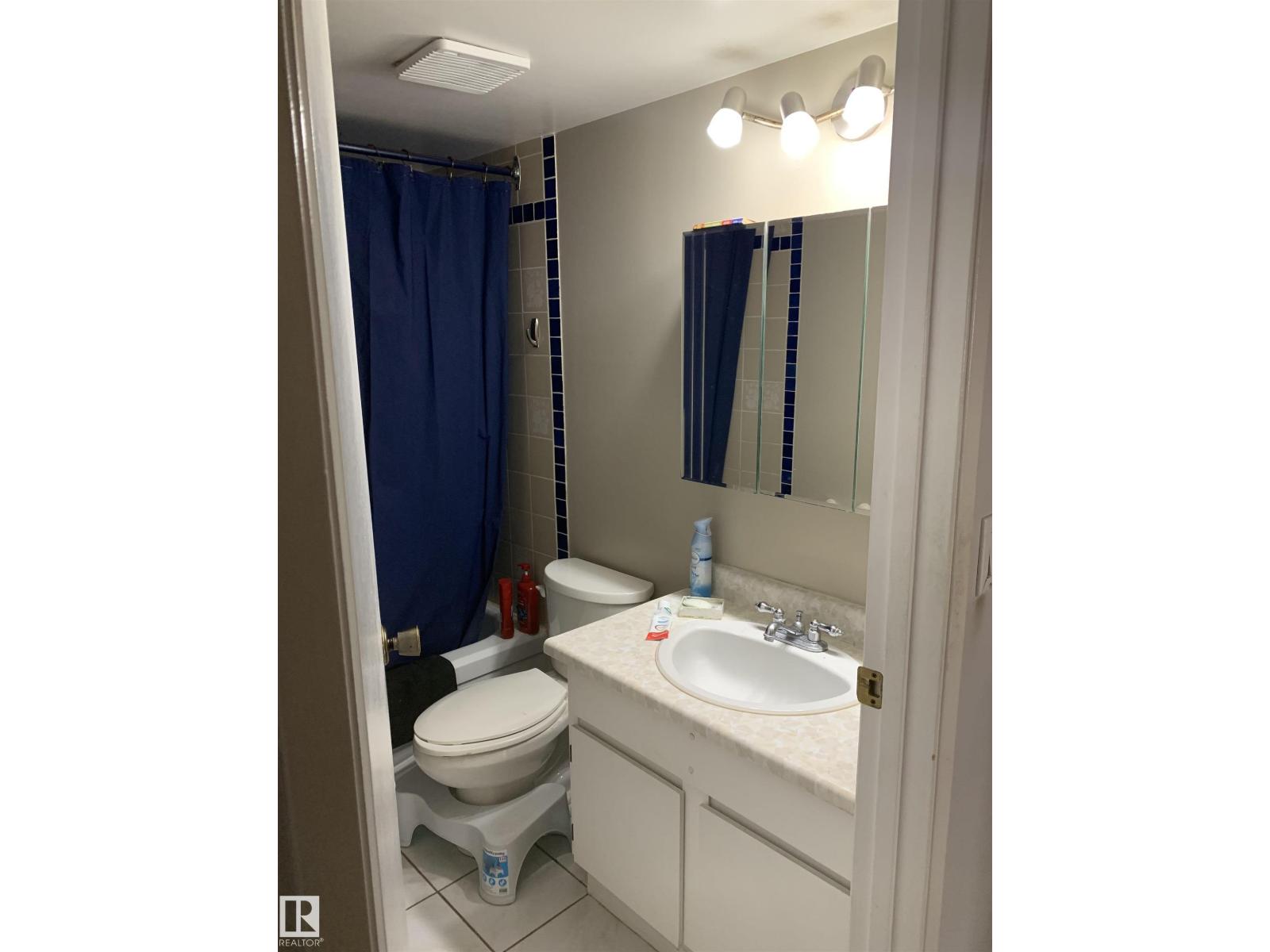 #302 10421 93 ST NW - 23