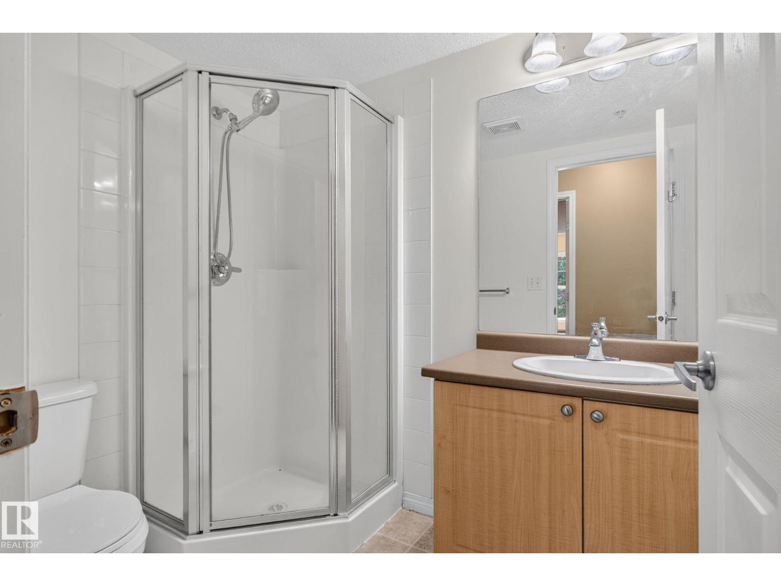 #214 630 MCALLISTER LO SW - 23
