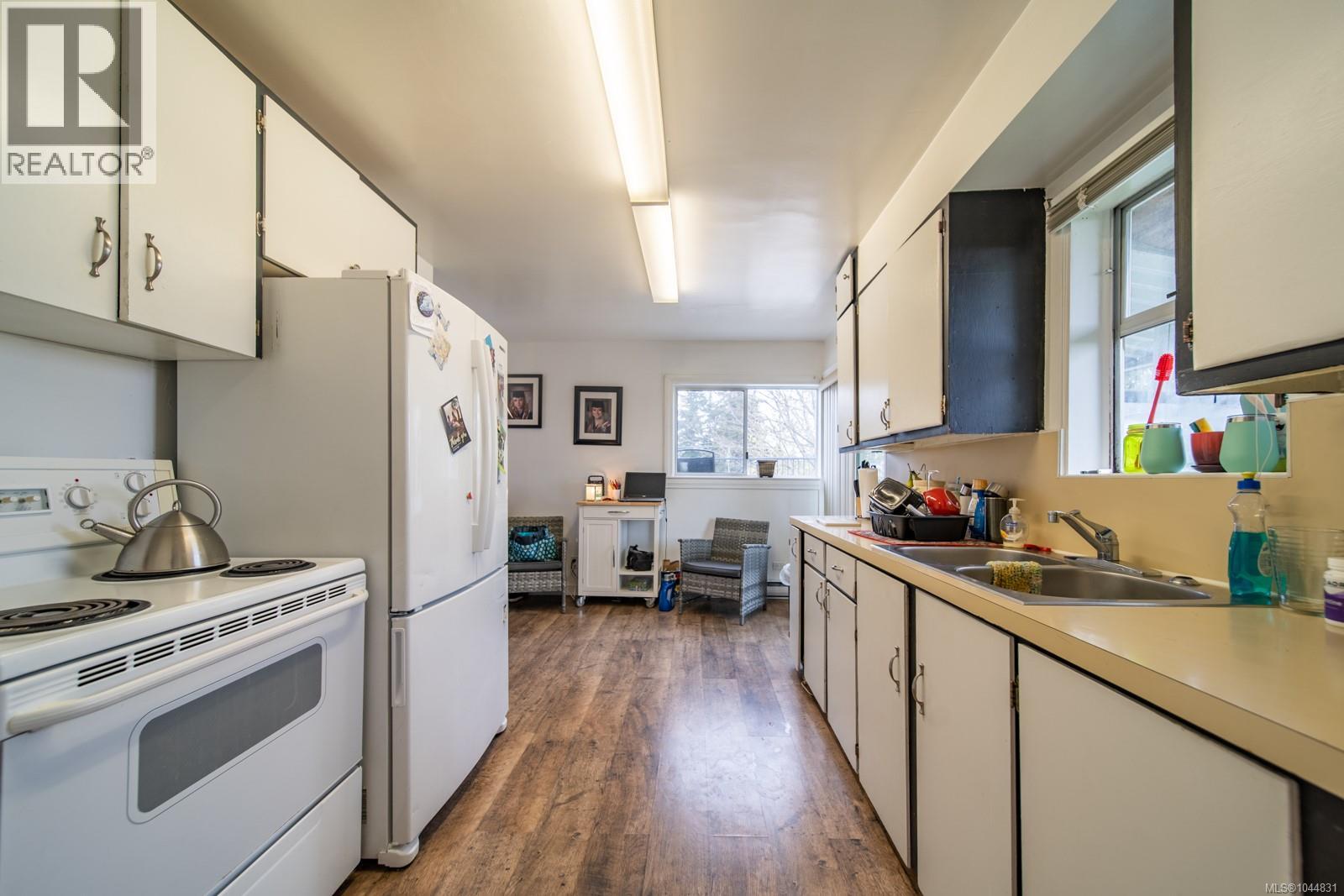 611 First St - 10