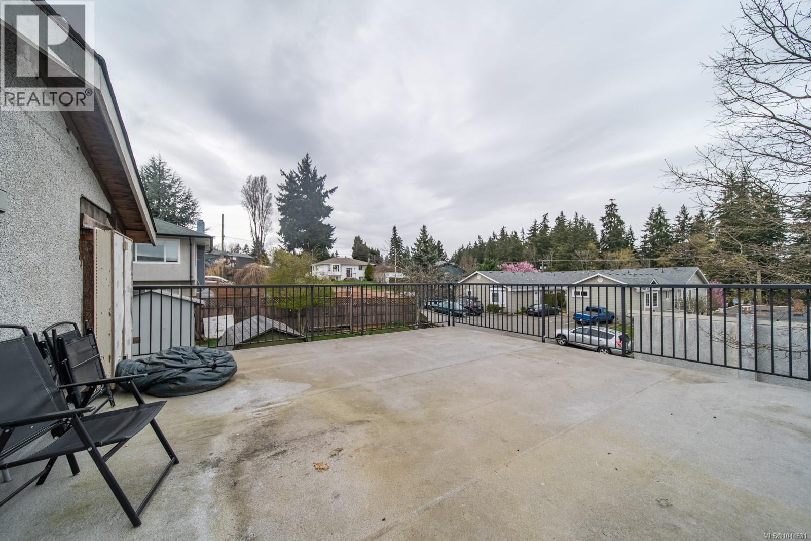 611 First St - Image 12
