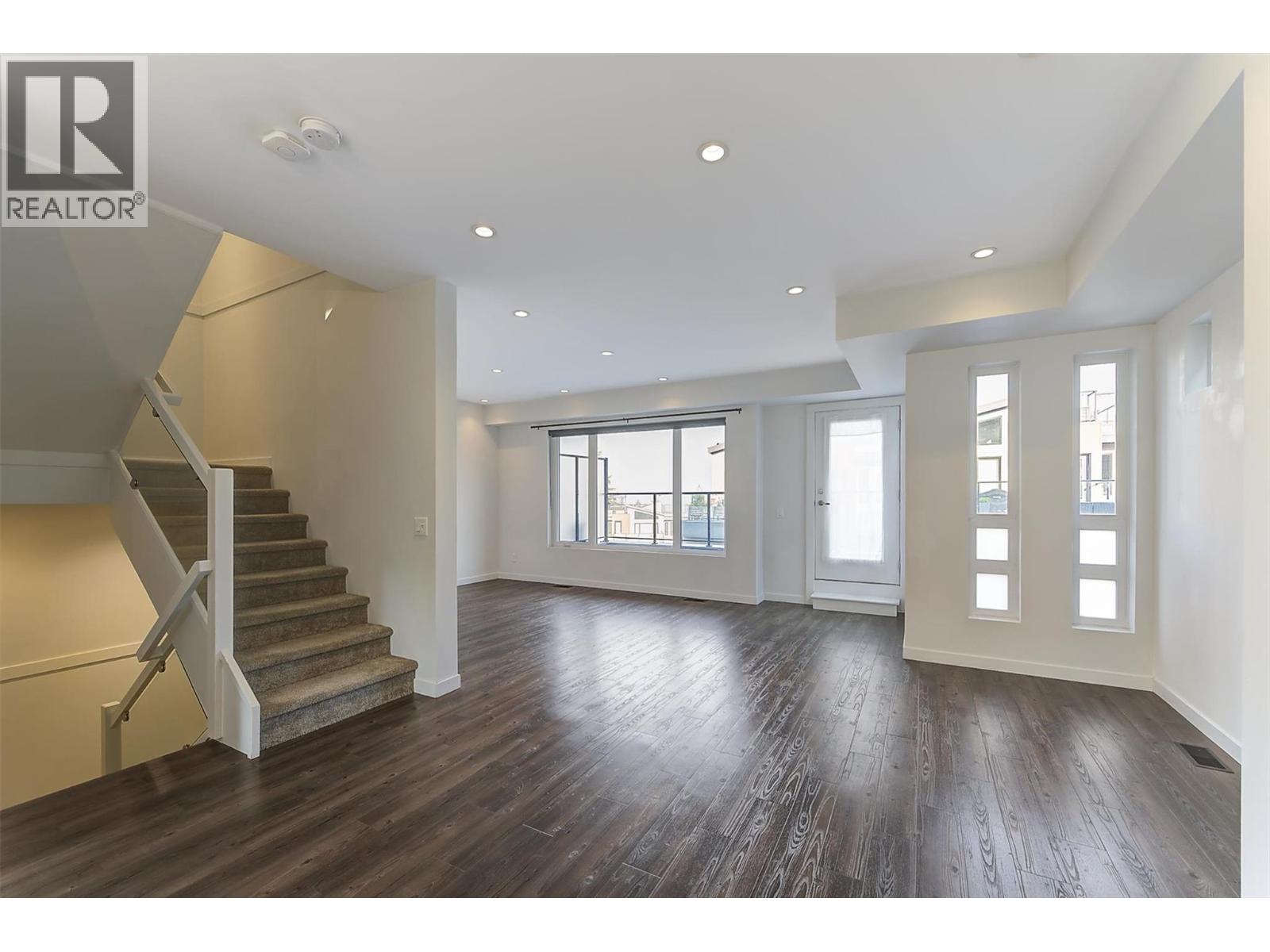 #32 1818 Peak Point Court - 9