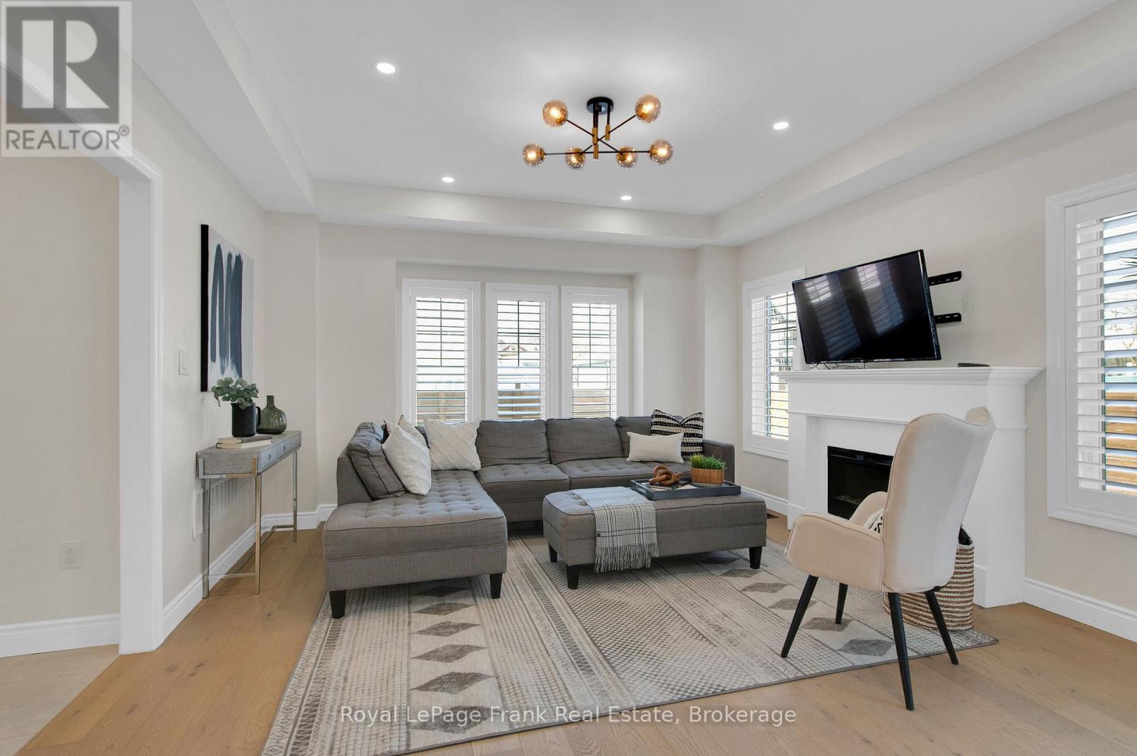 3B GEORGE STREET - 10