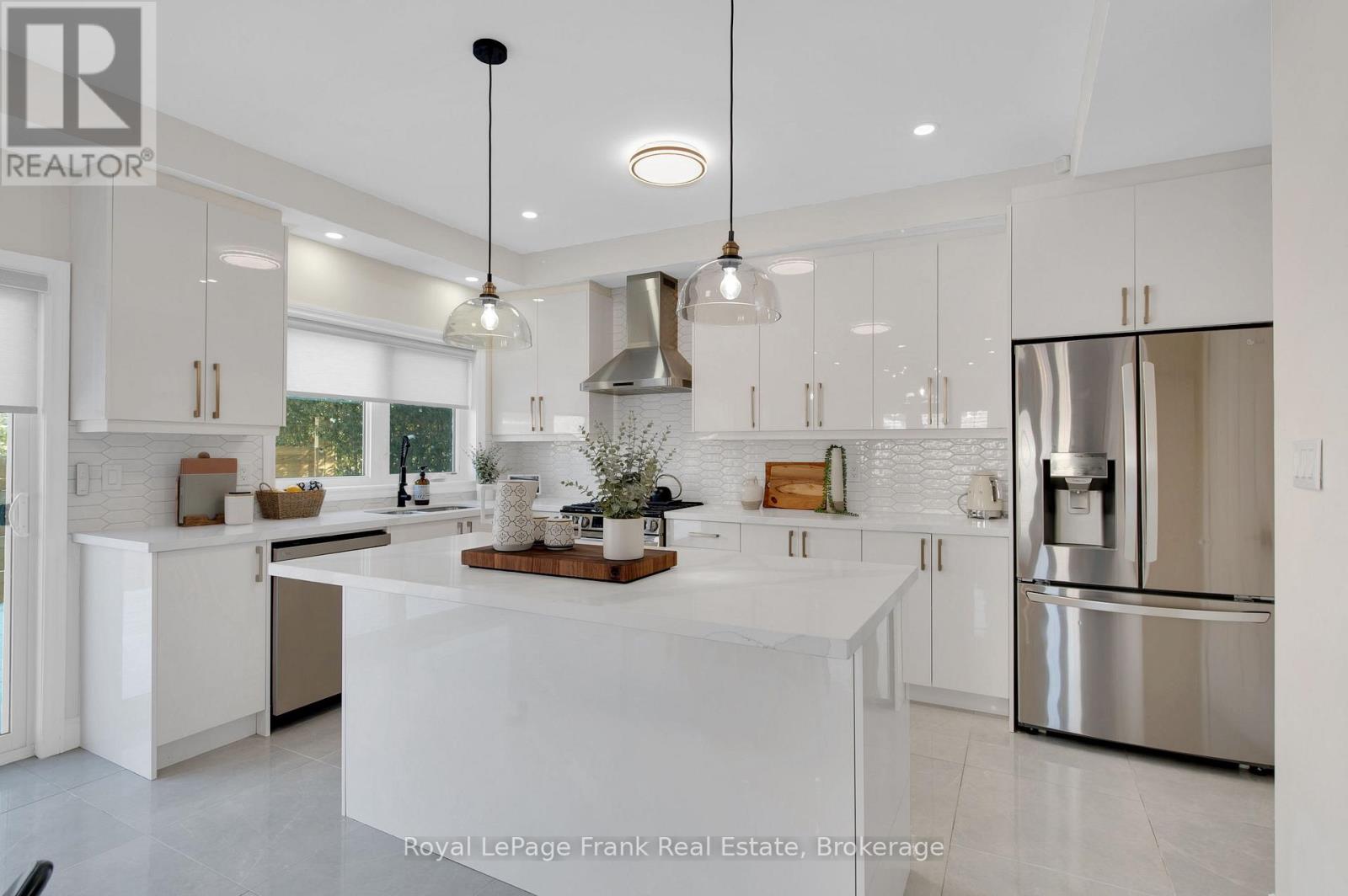 3B GEORGE STREET - 11