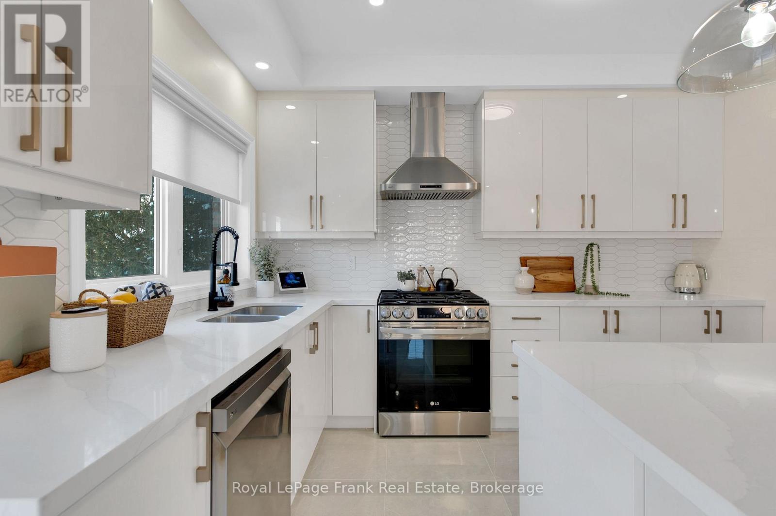 3B GEORGE STREET - 14