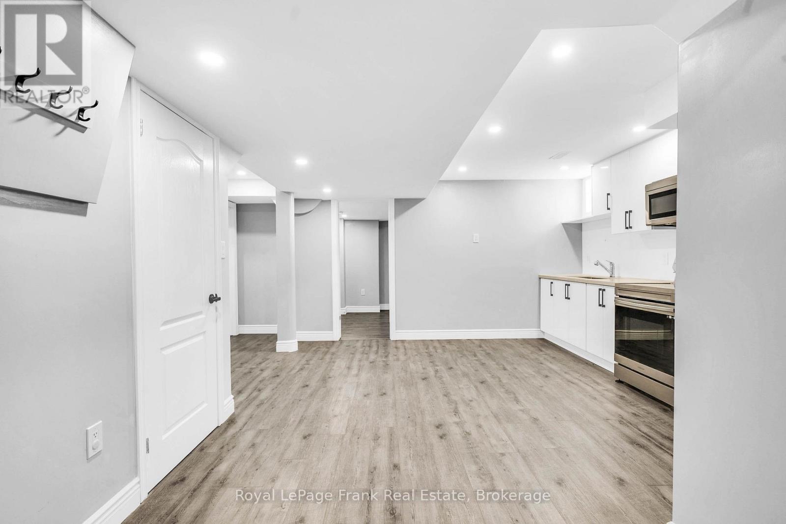 3B GEORGE STREET - 41