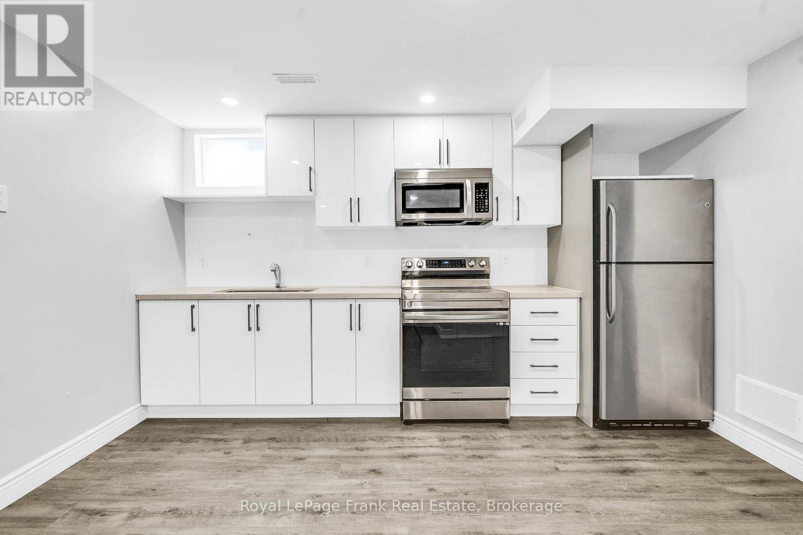 3B GEORGE STREET - 42