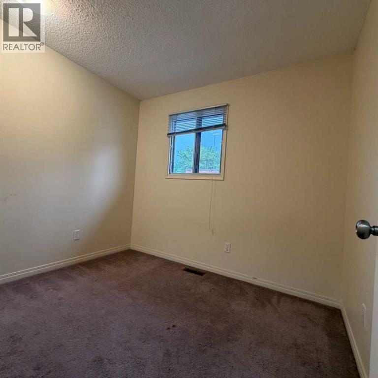 411 6 Street NE - Image 11