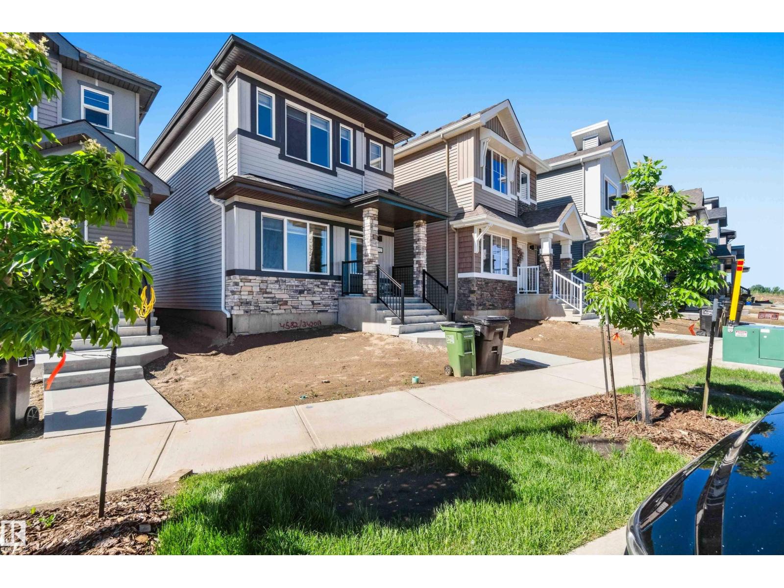 4582 WARBLER LO NW - 4