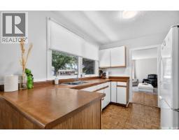 1142 Elgin Avenue, Moose Jaw, SK S6H4H1 Photo 14