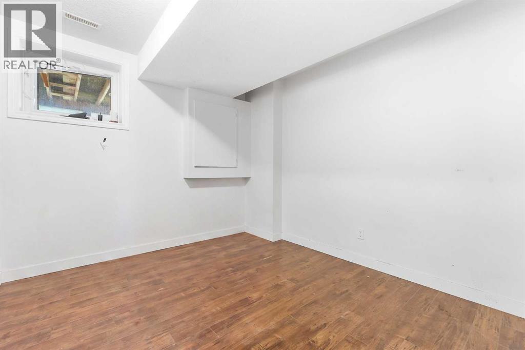 3409 2 Street NW - Image 34