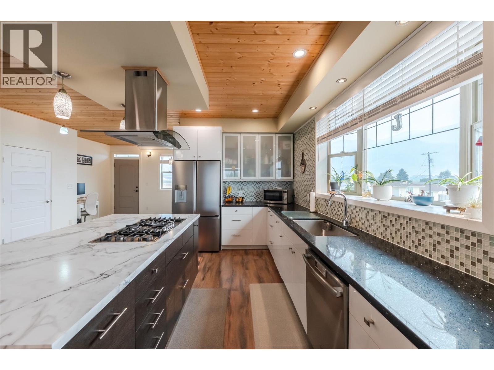 317 2nd Avenue, Keremeos