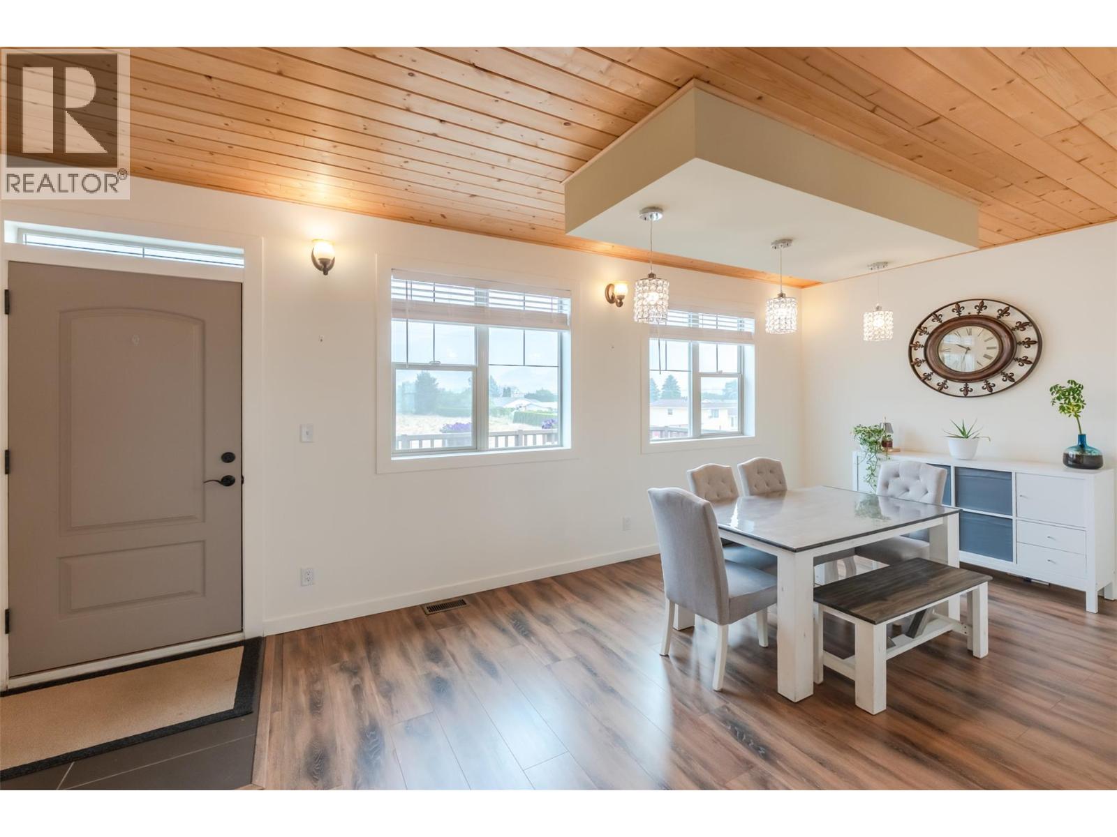 317 2nd Avenue, Keremeos