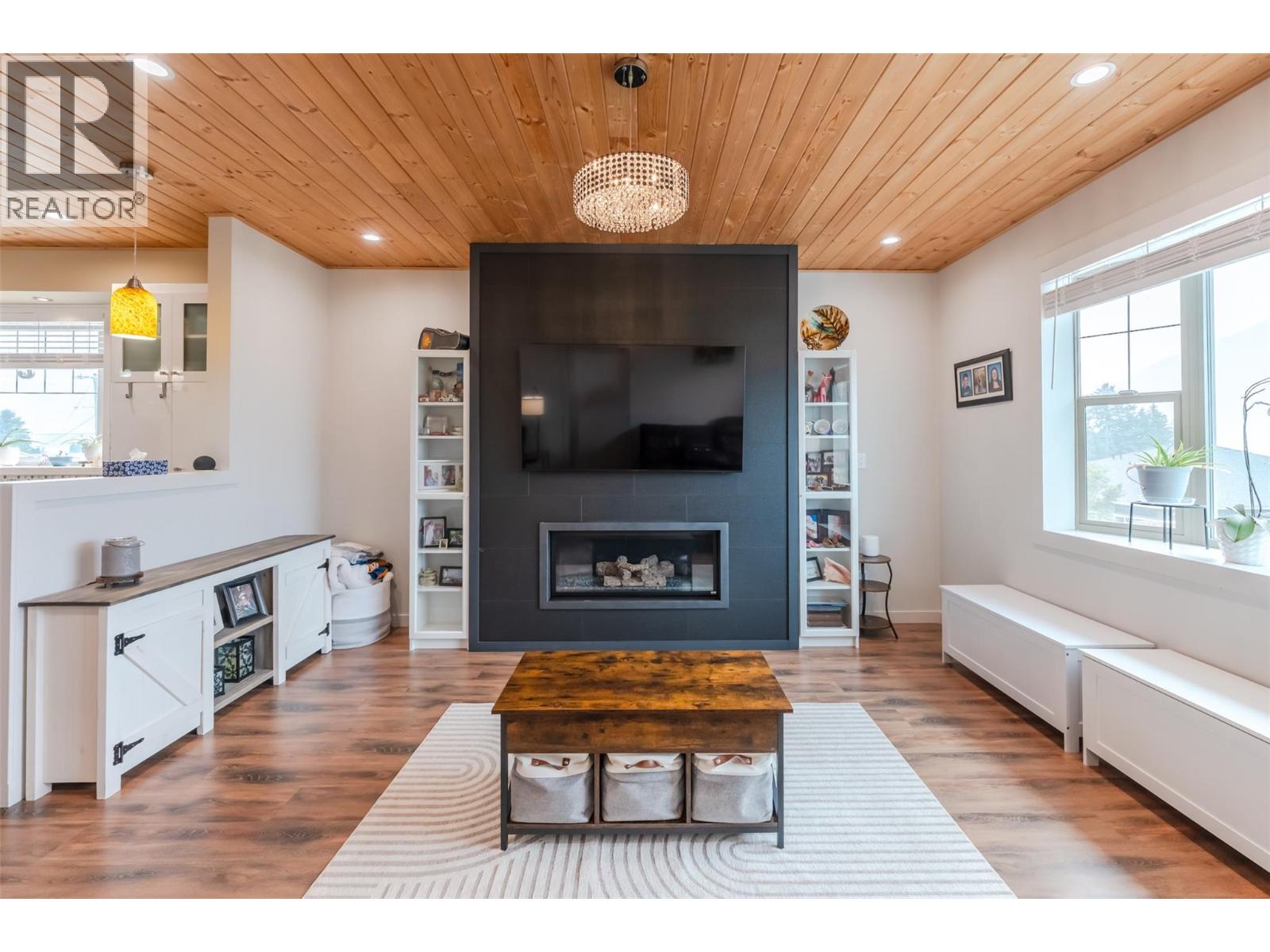 317 2nd Avenue, Keremeos