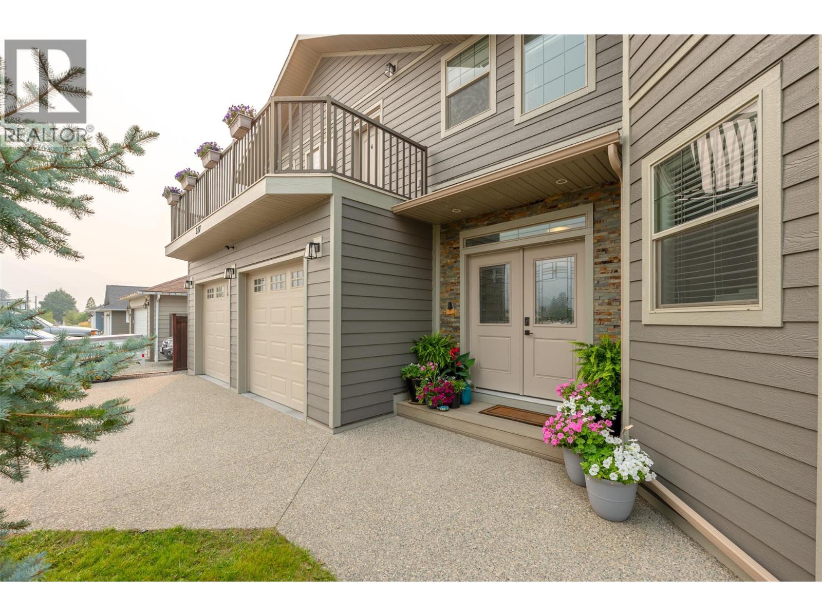 317 2nd Avenue, Keremeos